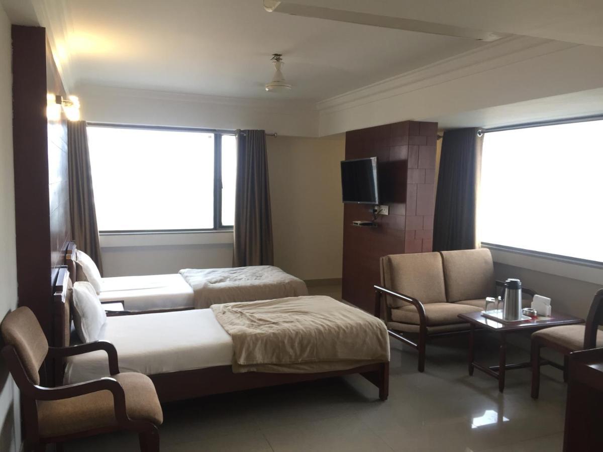 Hotel Apex 아흐메다바드 외부 사진