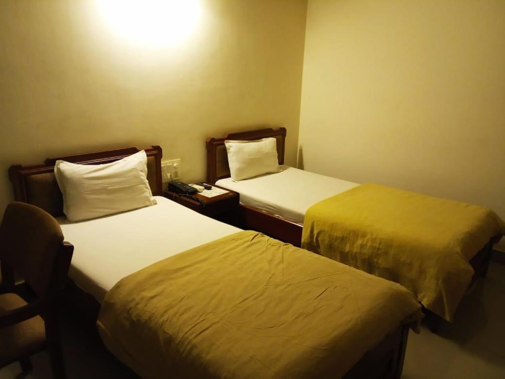 Hotel Apex 아흐메다바드 외부 사진