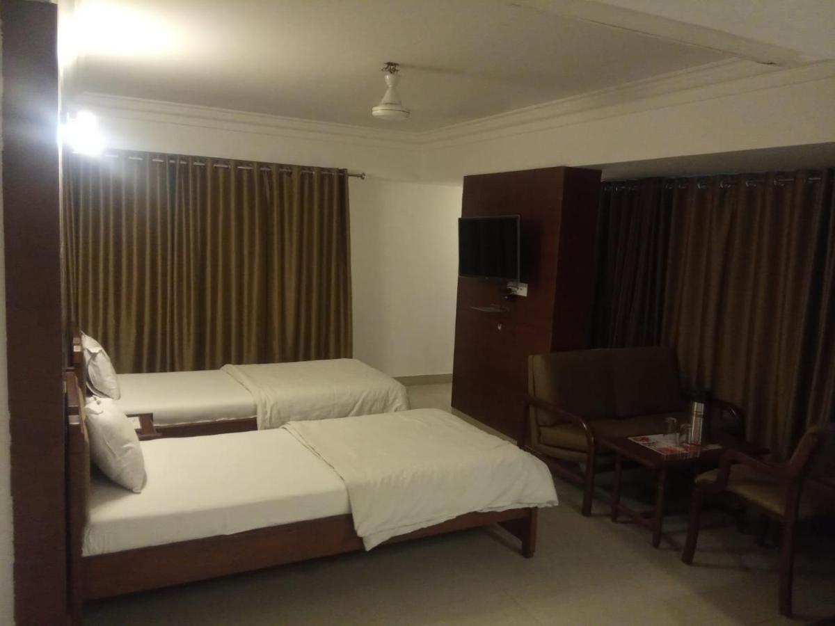 Hotel Apex 아흐메다바드 외부 사진