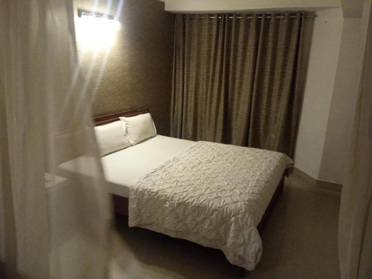 Hotel Apex 아흐메다바드 외부 사진