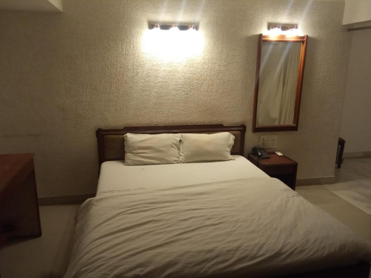 Hotel Apex 아흐메다바드 외부 사진